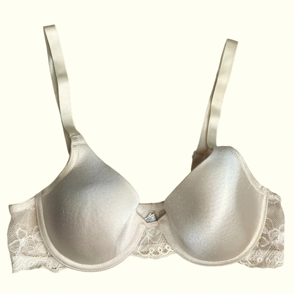 Wacoal Seasonal Fashion Lace Cream Contour Underwire Padded Bra (Size‎ 34B)